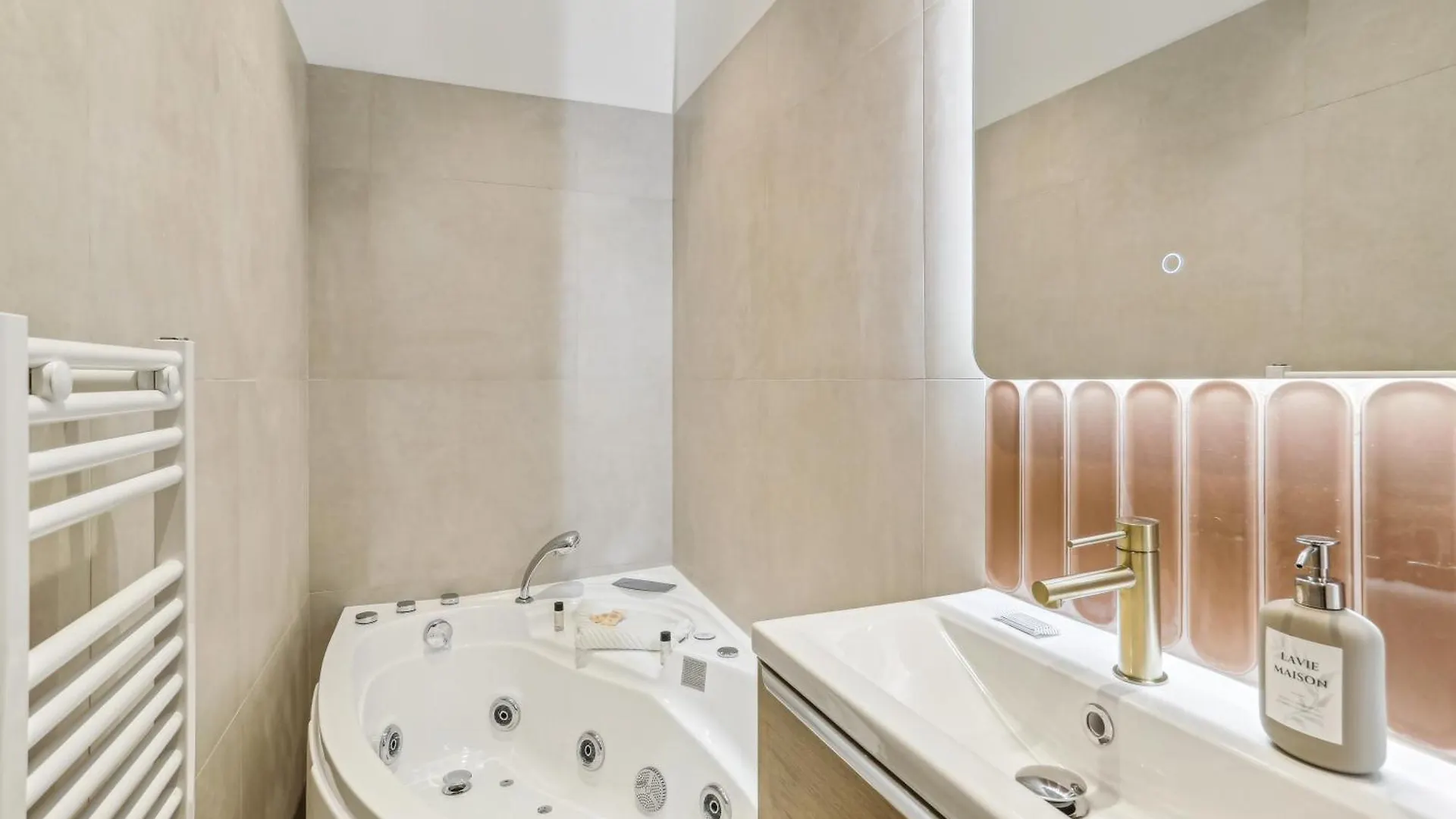 Lavie Maison Ac And Hot Tub Close Arc De Triomphe Paříž